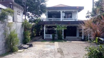Rumah Dijual di Beji Depok Halaman Luas Dekat Kampus Ui