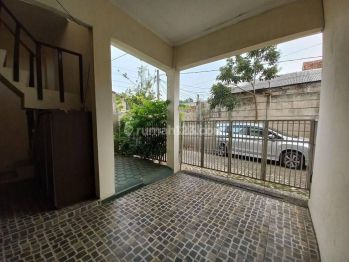 Rumah 2 lantai dalam cluster hanya 5 menit ke stasiun kereta.