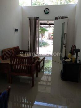 Rumah furnished tengah kota Semarang dekat Undip siap pakai disewakan di Selatan
