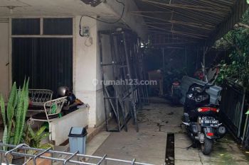 Di jual rumah di jln nipah sebelah walikota jakarta selatan