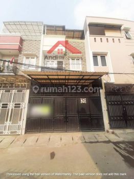 Rumah Siap huni strategis bebas banjir di Tomang(TM139)