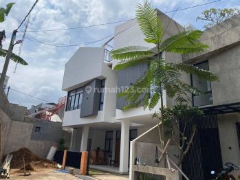 RUMAH + KOLAM RENANG + SHM di Lembang Setiabudi Ledeng Pondok Hijau