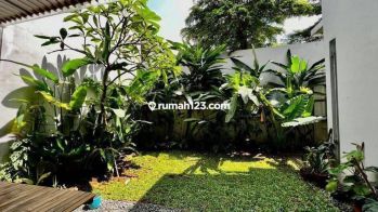 Rumah Semi Furnished Lokasi Strategis di Discovery Bintaro
