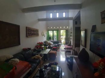 Rumah dijual cepat di Jl.WR Supratman Kmpg Utan Rempoa Ciputat timur