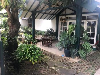 Rumah di Komplek Perumahan di Serua Ciputat, Tangerang Selatan