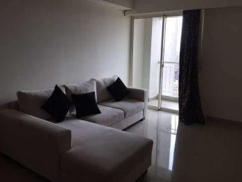 Sherwood lantai sedang semi furnished