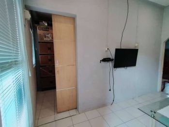 Rumah Kost AC Lengkap di Cibinong ada Kulkas dan TV