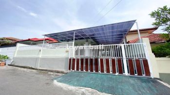 Homey House with Spacious Space in Benoa, Bali