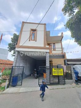 Rumah Samping Jalan Jatihandap Strategis Masuk Kodya Bandung