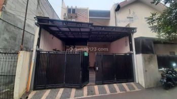 Rumah Bagus Siap Huni 2 Carport Di Pejaten Surat Lengkap Bisa Kpr