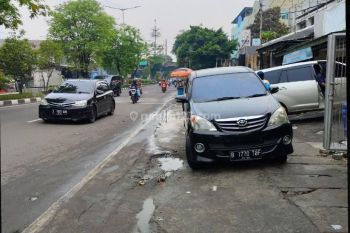 Ruko 2 lantai di Jalan Raya, jalanan hidup,Murah