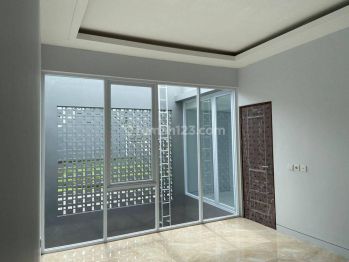 Rumah tengah kota Semarang minimalis dekat kampus Undip Unimus dijual di selatan