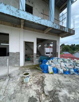 Dijual Rumah 3 lantai 70% taraf bangunan