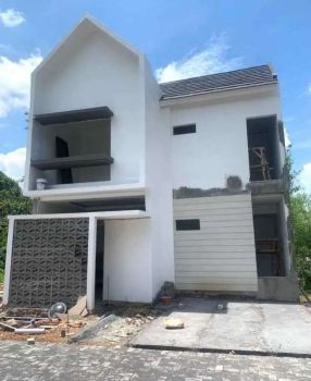 Rumah 2 Lantai Cluster 3 menit ke Jalan Raya Banjarasri
