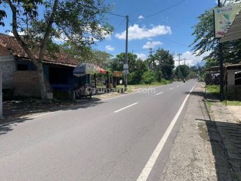 Tanah Jogja Untuk Usaha 215m2 SHM Tepi Jalan Raya Bakungan Sleman
