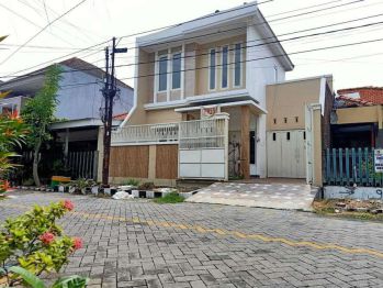 Dijual rumah baru 2 lantai Barata jaya siap huni