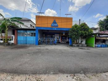 Ruko Disewakan Tepi Jalan Akses Mobil Simpangan Bagus Buat Kantor Bimbel Dekat