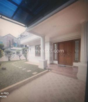 Rumah bagus hoek siap pakai di citra garden 3 ,3 lantai  kalideres jakarta barat