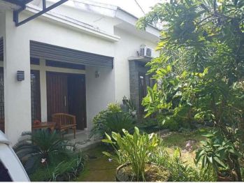 Ekslusif disewakan rumah 2 lantai per bulan Rp 3.500.000
