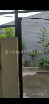 Rumah sederhana yang enak untuk keluarga kecil. Strategis dan nyaman