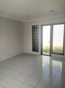 Sewa Rumah Baru di komplek elit, Summarecon Bandung