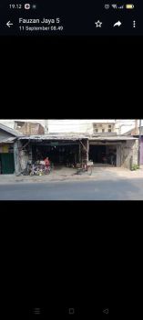 Menjual sebidang tanah dan rumah