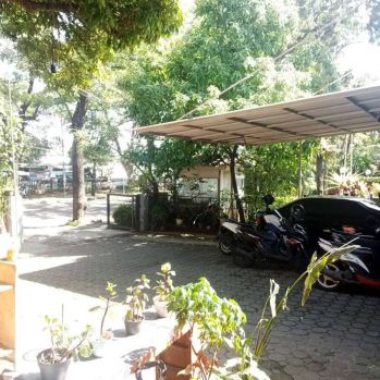 Rumah lama strategis area komersil di sayap riau