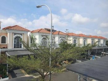 Rumah Dijual cepat Bagus Cluster Laseine, Cakung, Jakarta Timur 007
