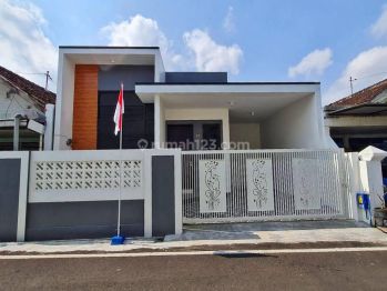 Rumah Minimalis Siap Huni Area Perumahan Ciliwung Blimbing Malang
