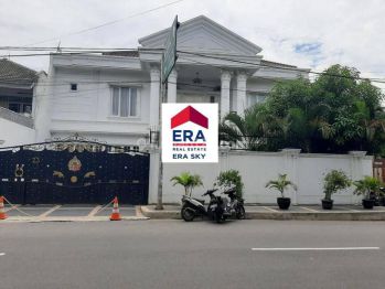 Dijual Rumah Mewah Lokasi Strategi di Tebet Timur
