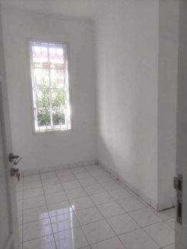 Disewakan rumah hook besar gress baru renov balikpapan baru lima kamar