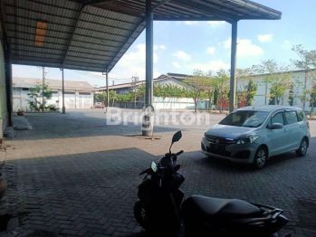 Gudang Margomulyo nol jalan raya