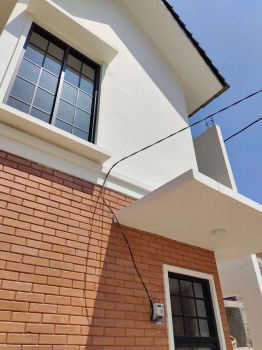 rumah mewah 2 lantai 700 jtan dekat angklung udjo d'heuvel padasuka