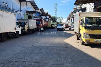 Gudang di kayu besar 2 cengkareng barat siap pakai