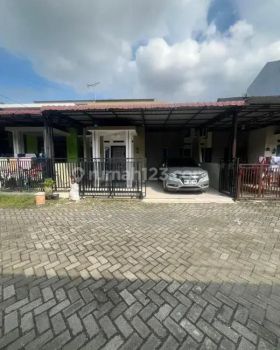 Rumah Cantik Full Funished di Eka Warni Medan Johor