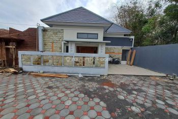 Rumah Mewah Limasan Jangkang Sleman Utara