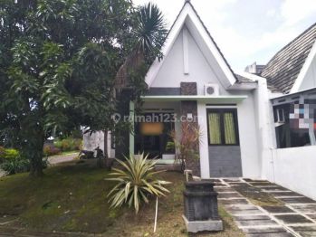 Rumah besar minimalis tengah kota Semarang siap huni dekat kampus Undip Unimus