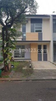 Rumah 2 Lantai di Castilla Bsd