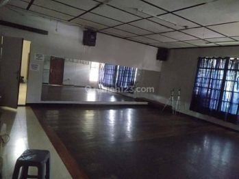 Rumah di Jalan Setiabudi Mainroad Nyaman SHM