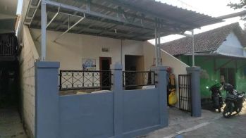 Rent Rumah Kosan: Kos waru pak sis