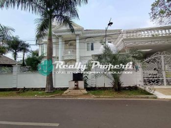 Dijual Rumah Bergaya Eropa Full Furnished di Pondok Kelapa jakarta Timur