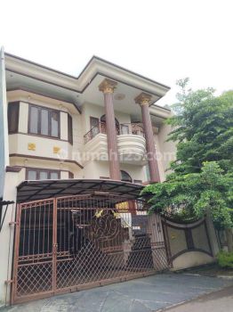 Rumah Mewah, 2 Lantai Ada Kolam Renang Di Bintaro