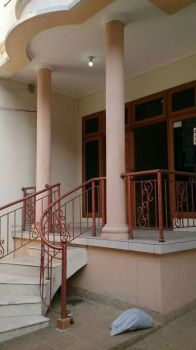 Rumah disewakan di Pluit murni