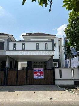 Rmah Full Bangunan Semifurnish Lokasi Boulevard di Banjar Wijaya