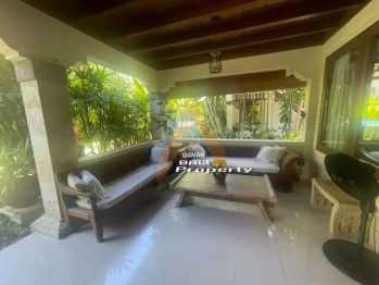Villa & Resort Pinggir Jalan Camplung Tanduk Seminyak Dekat Ke Pantai