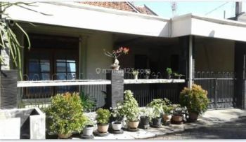 Rumah Semampir Tengah Surabaya