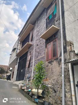 Kost dijual full penghuni