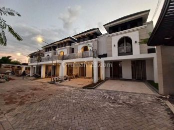 Rumah 2 Lantai Dekat Banget Majapahit raya