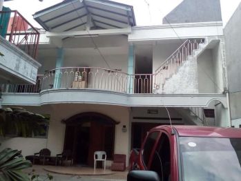 Dijual Rumah induk dan kost kostan 2 lantai 18 pintu