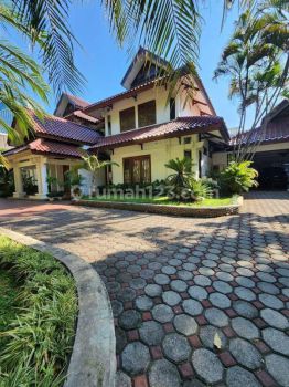 Rumah Bagus Dengan Lahan Luas 1650 Meter